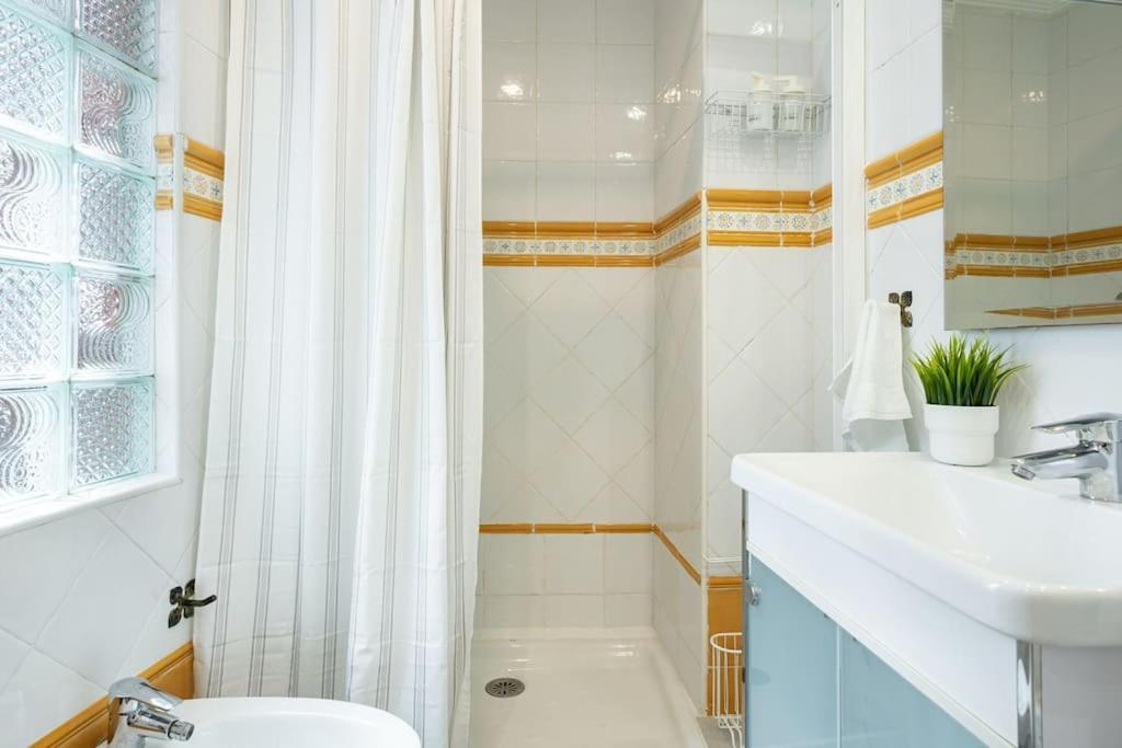 Apartamento Chary Apartment Gijon Exterior photo